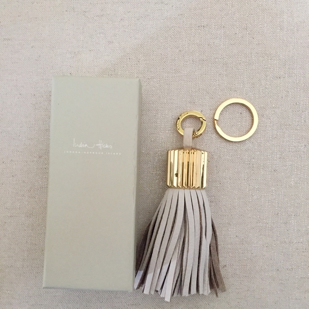 India Hicks Agra Tassel in Stone Leather